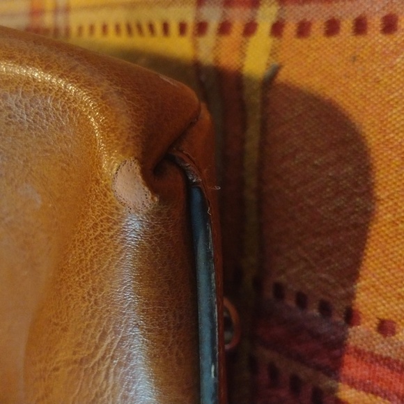 This is a brown leather computer bag - Picture 5 of 6